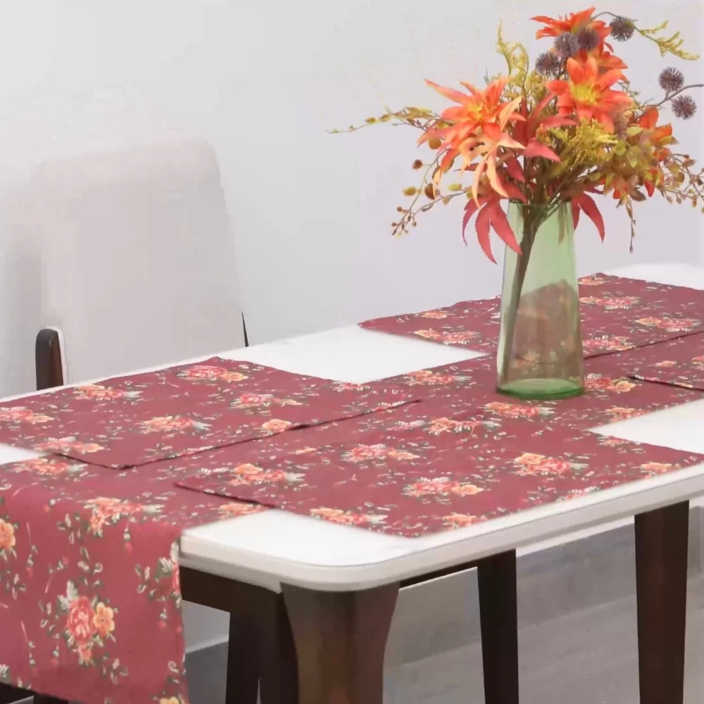 Flowery Tablecloth & 4 Placemats